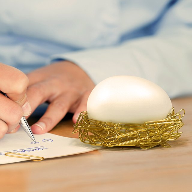 Magnetic Egg Paperclip Nest