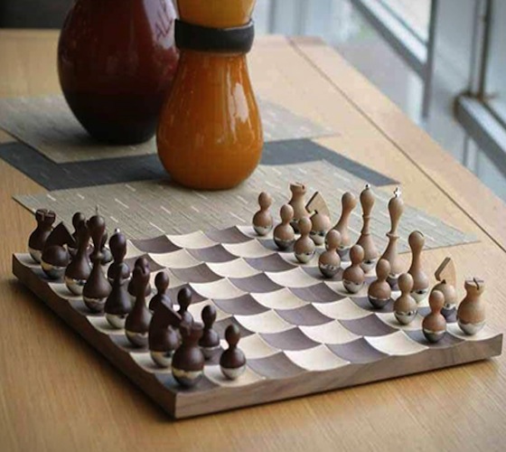 Wobble Chess Set