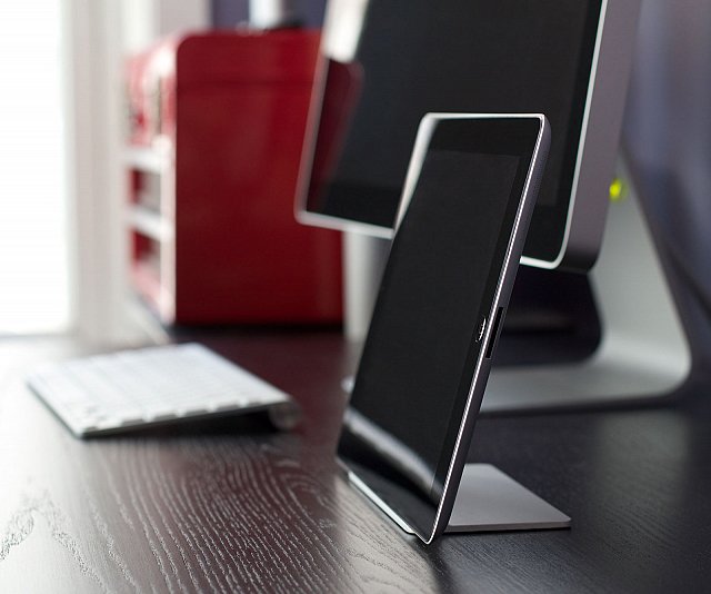 Magnus Magnetic Stand for iPad 2