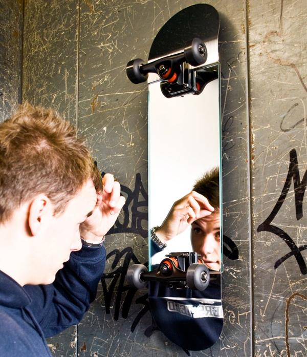 Skate Mirror