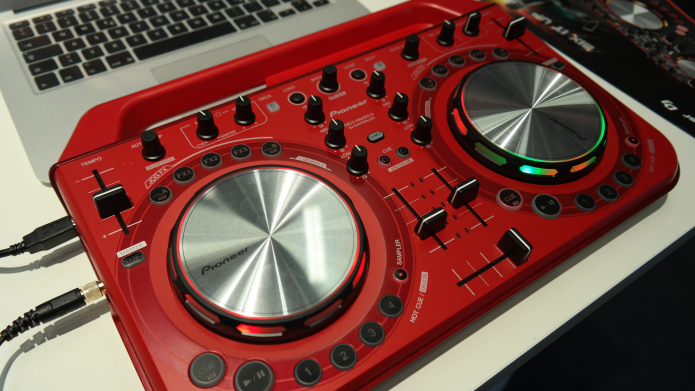 Compact DJ Controller