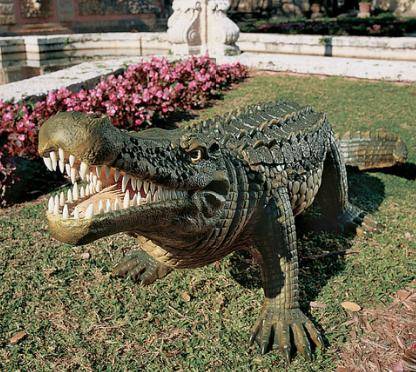 Gargantuan Garden Gator Statue