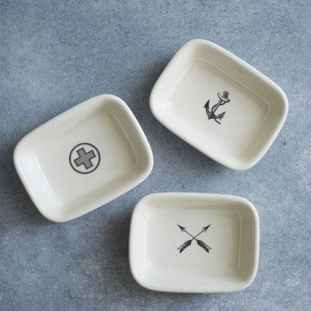 Izola Soap Dishes