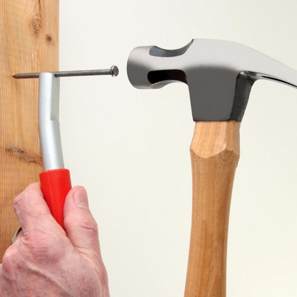 ThumbSaver Magnetized Nail Setter