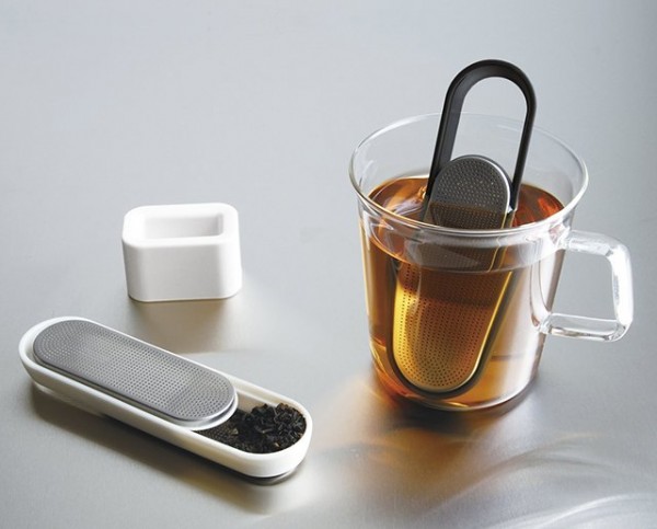 Loop Tea Strainer by Kinto