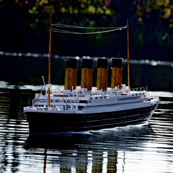 Remote Controlled Titanic Boat