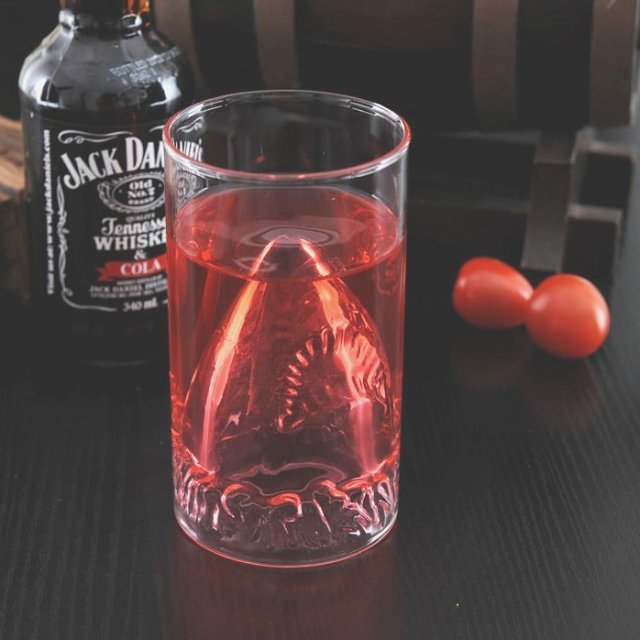 JAWS Shark Attack Glass