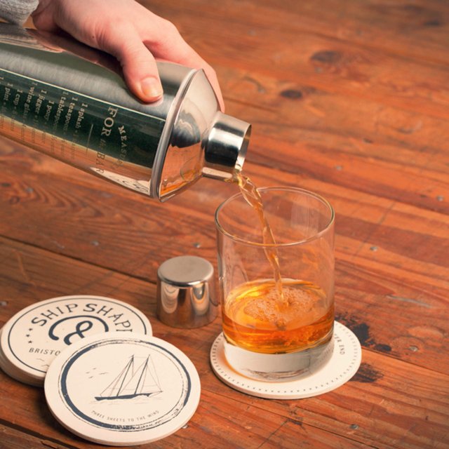 Measurements Cocktail Shaker by Izola