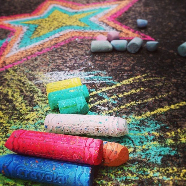 Crayola Glitter Sidewalk Chalk