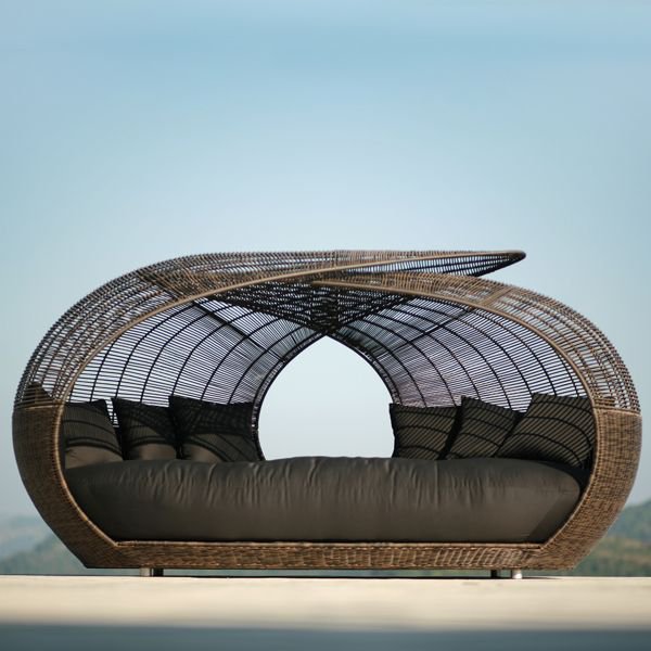 Outdoor Wicker Daybed