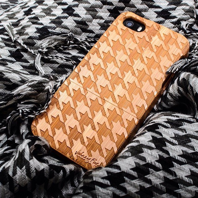 Houndstooth Engraved Bamboo iPhone 5/5s Case by Johnny Fly