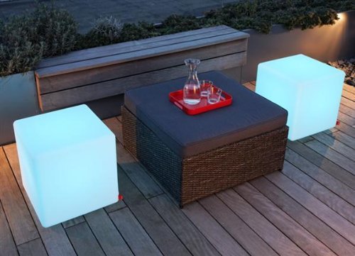 Outdoor LED Light Cube 16″ – Cordless with remote control