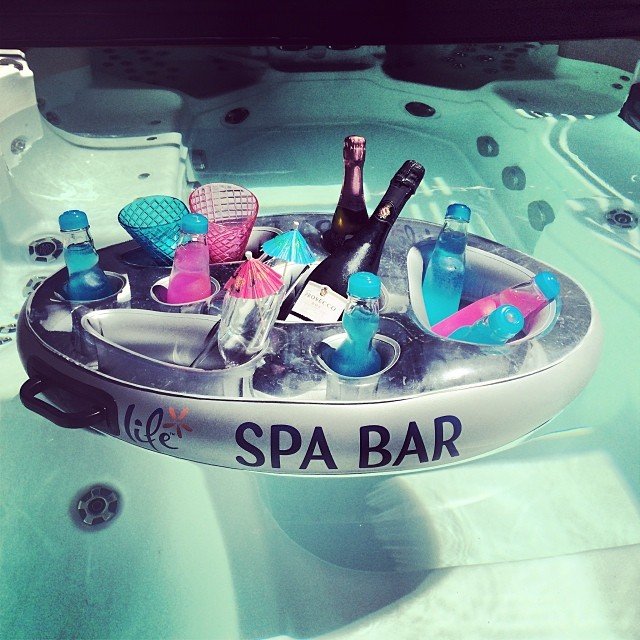 Floating Spa Bar