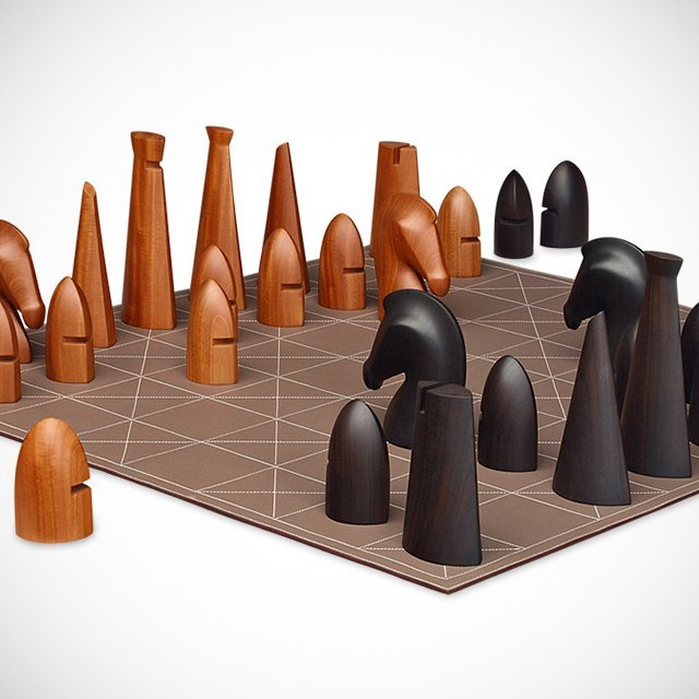 Giant Chess Game by Hermes