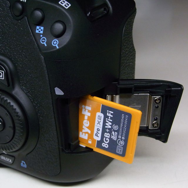 Eye-Fi Pro X2 Wireless Flash Memory Card