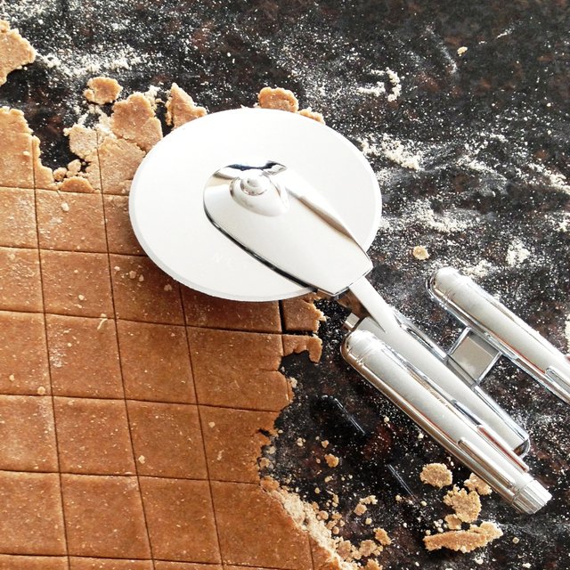 Star Trek Enterprise Pizza Cutter