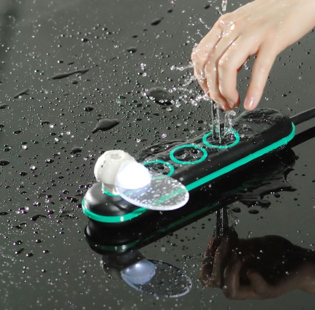 Water Resistant Power Strip by Wet Circuits