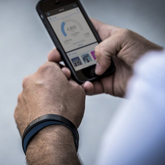 Vivosmart Activity Tracker by Garmin