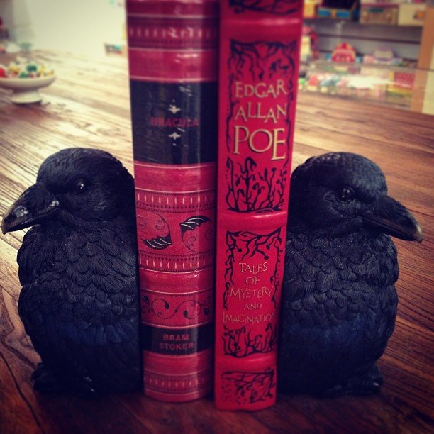 Raven Bookend Set