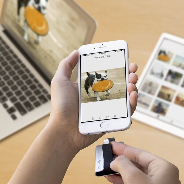 iXpand Flash Drive for iPhone and iPad