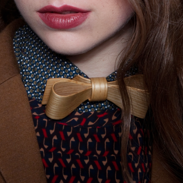 Wooden Bowtie by Muggur