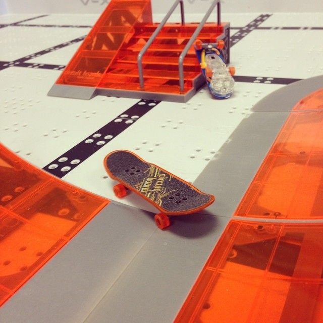 Circuit Boards Skatepark by Hexbug