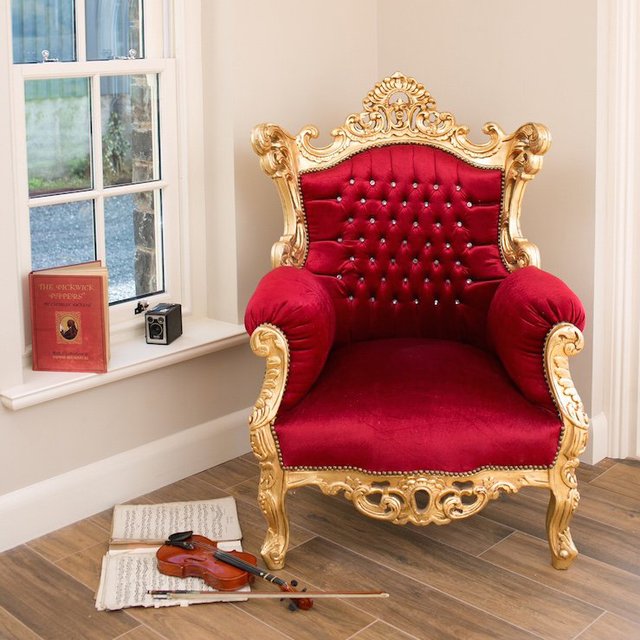 Throne Chair