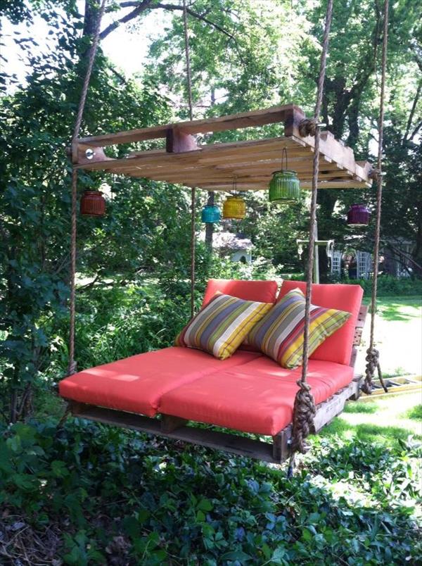 Hanging Pallet Lounger