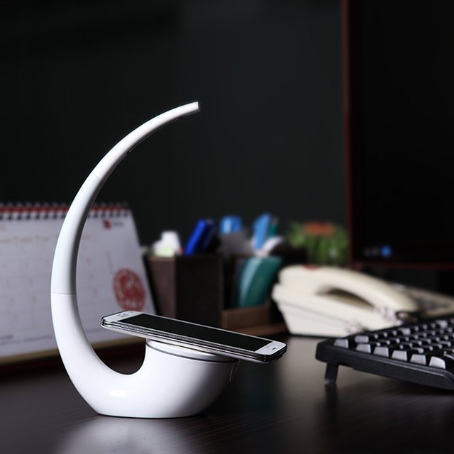 Phantom Wireless Charger Lamp