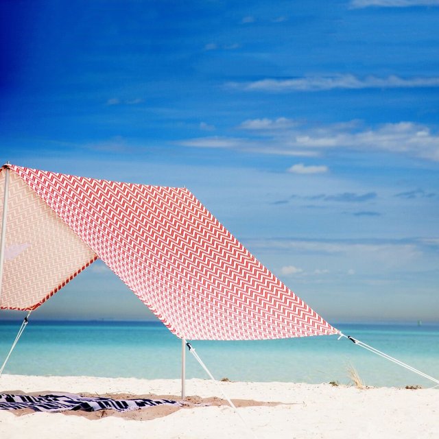 Bondi Lovin Summer Beach Tent