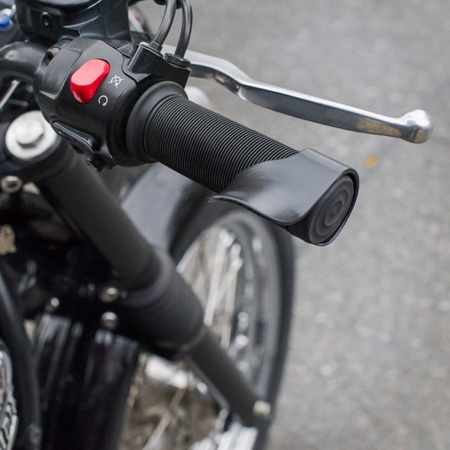 Motorcycle Throttle Rocker Grip
