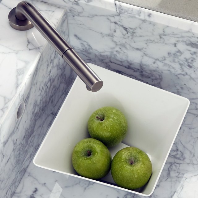 Forminimal Draining Fruit Bowl