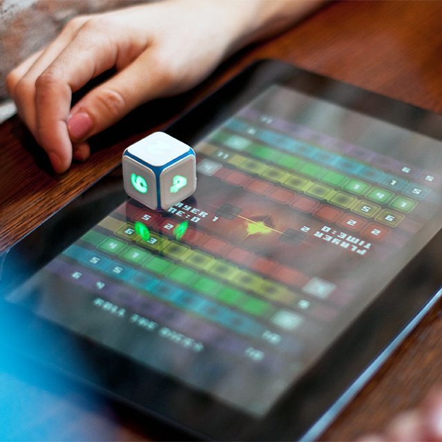 Electronic Dice for Tablet Games by Dice+