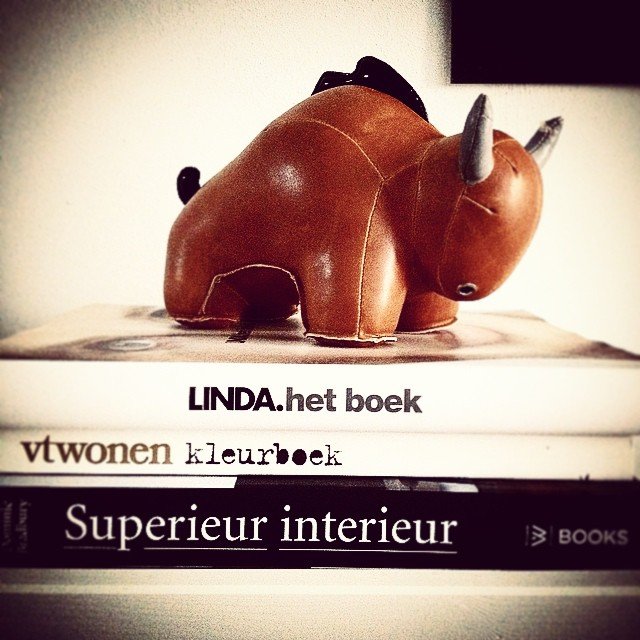 Bull Buloo Bookend