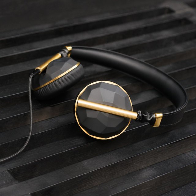 Caeden Linea N°1 Faceted Carbon & Gold Headphone