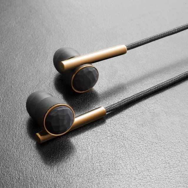 Caeden Linea N°2 Earbuds Faceted Carbon & Gold