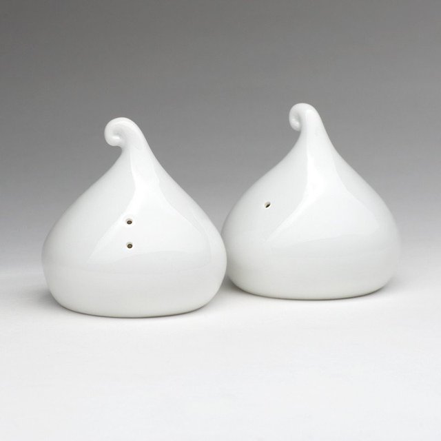 Kisses Salt and Pepper Shakers