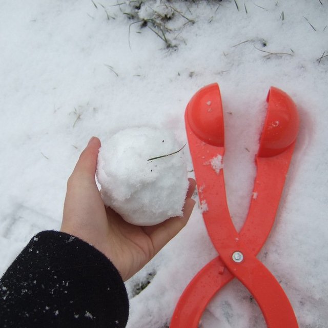 Sno-Baller Snowball Maker