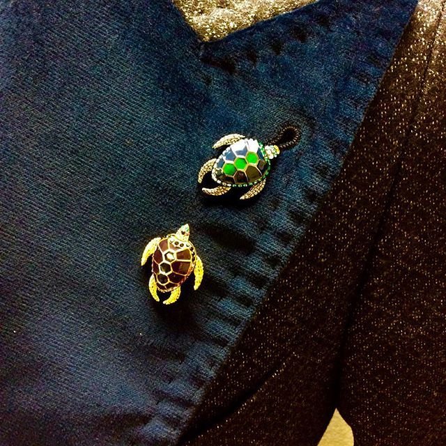 Gunmetal Plated Mechanimal Blue Turtle Pin