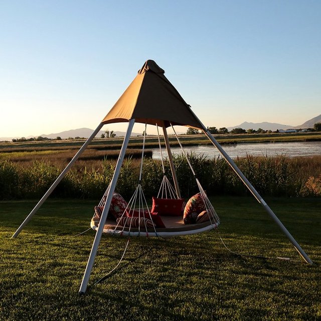 SkyBed Suspended Luxury Lounger Swing