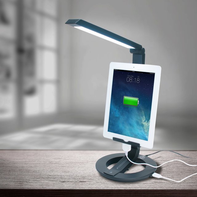 LED Desk Lamp Charging Stand » Petagadget