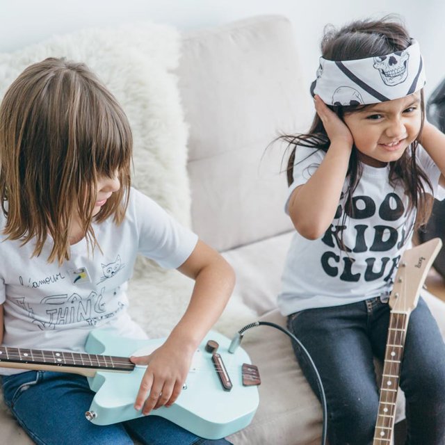 Green 3-String Electric Guitar by Loog