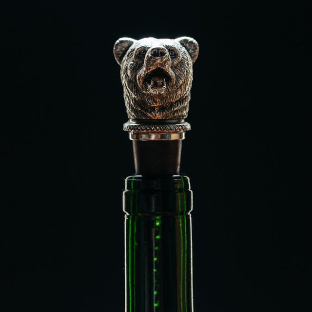 Handcrafted Kodiak Bear Pewter Wine Stopper