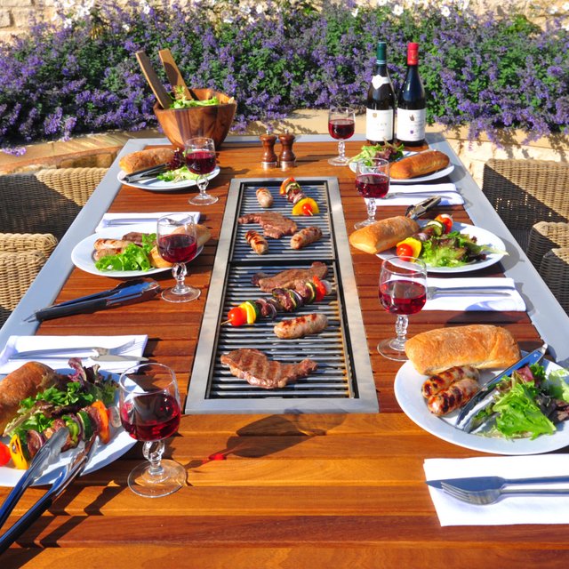 Angara Maximus Barbecue Table