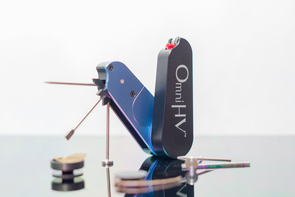 The Omni 2.0 – 8-in-1 Deluxe Smoking Tool