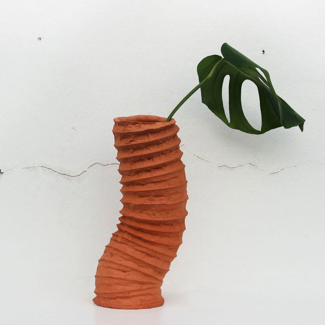 Slink Vase