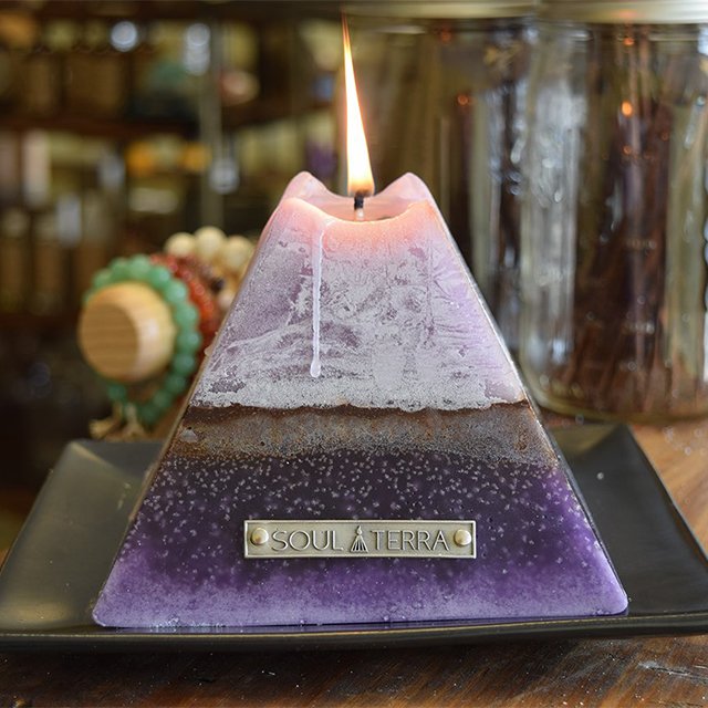 Luna Crystal-Pyramid Candle by Soul Terra