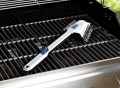 Steam Cleaning Heavy-Duty Grill Brush