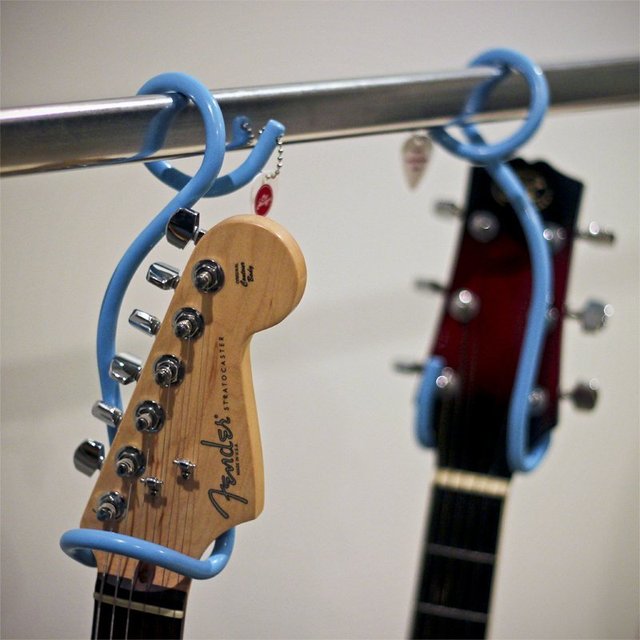 The Pigtail Guitar Hanger