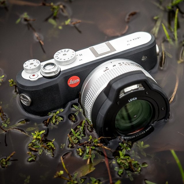 Leica XU 18435 Compact Camera